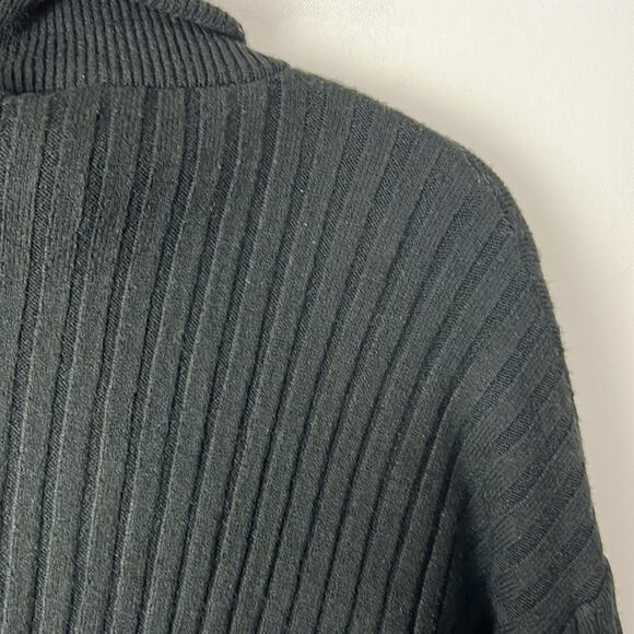 525 Sweater - Women’s Small‎ - Picture 8 of 8